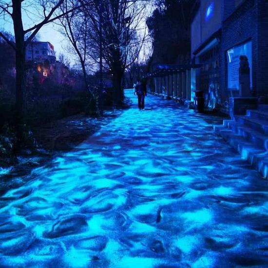 Special effect projectors open the market of “Night Tour”